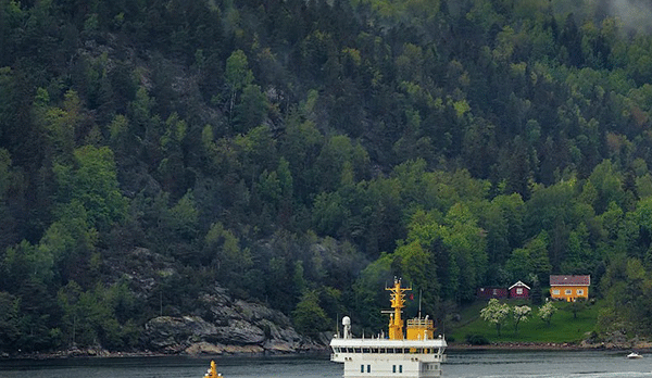 600w × 800h 600w × 800h